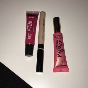 LIP GLOSSES AND BARE MINERALS STROKE OF LIGHT